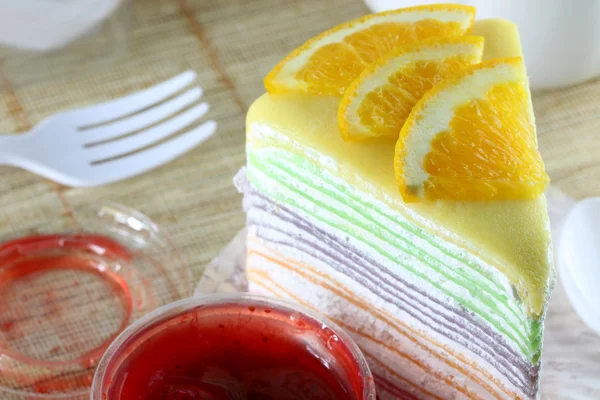 Tarta de naranja y mermelada de fresa . —  Fotos de Stock