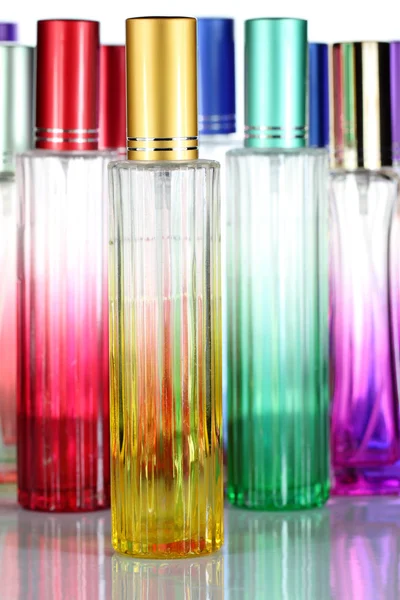 Kolorowe butelki perfum. — Zdjęcie stockowe