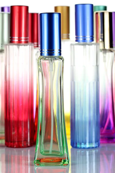 Colorato di bottiglie di profumo . — Foto Stock