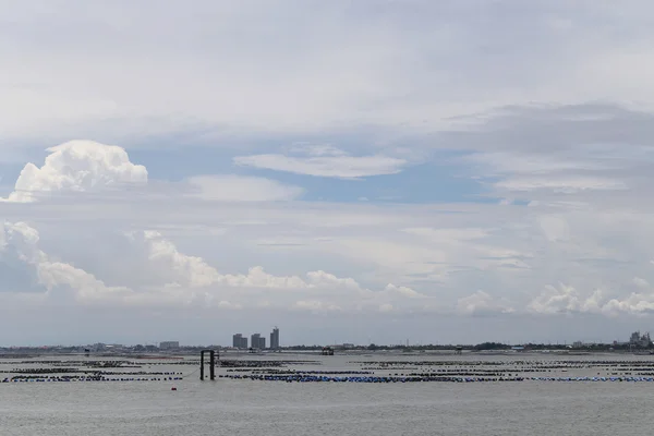 Kustlandschap en hemel. — Stockfoto