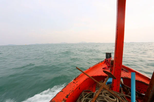 Bug Eines Kleinen Bootes Rauschte Das Weite Meer Vor Reise — Stockfoto