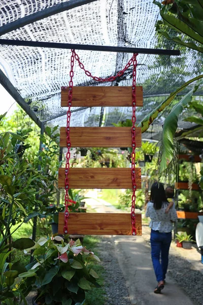 Panneau Bois Vide Dans Jardin Panneaux Bois Indiquant Différents Endroits — Photo