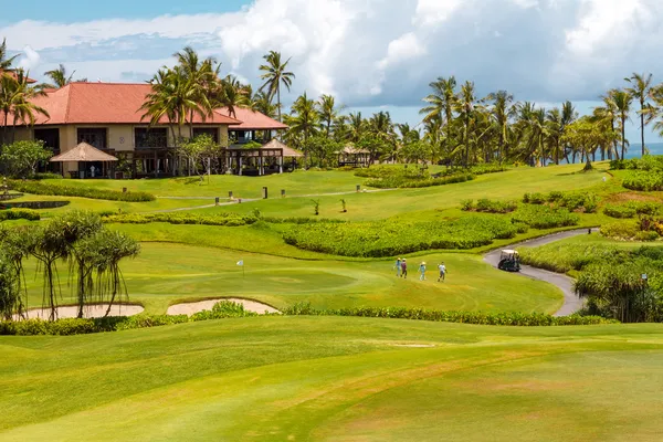 O hotel e o campo de golfe — Fotografia de Stock