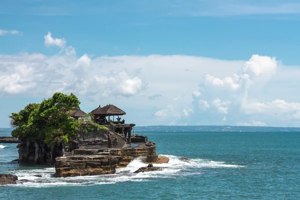 Tanah lot tempel in de Oceaan — Stockfoto