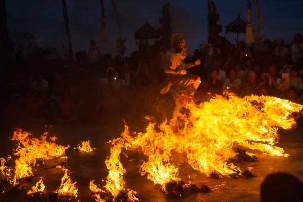 Traditional dance Kechak at Uluwatu Temple — Stok fotoğraf