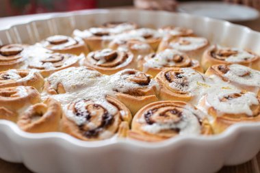 Tarçınlı çörek ya da tarçınlı çörek.