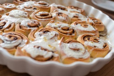 Tarçınlı çörek ya da tarçınlı çörek.