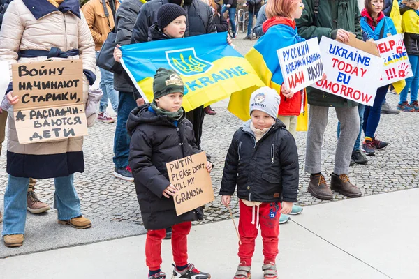 Manifestation et protestation en faveur de l'Ukraine — Photo