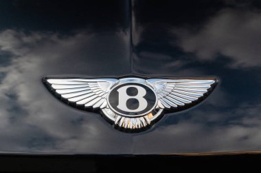 Bentley marka lüks araba logosu.
