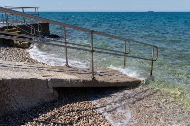 Rampalı ulaşılabilir plaj