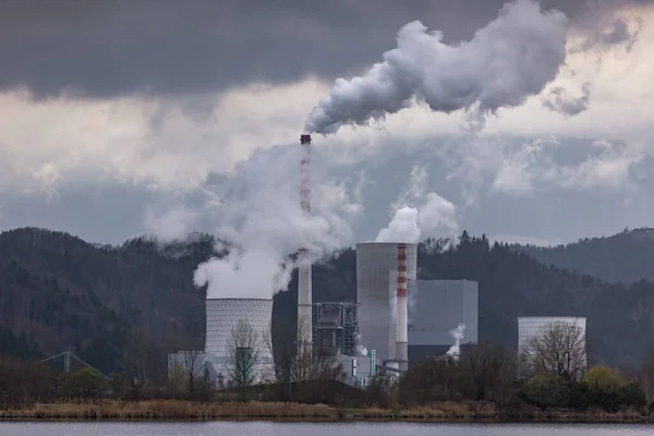 Thermal Power Plant Smoke Polluting Air Enviroment —  Fotos de Stock