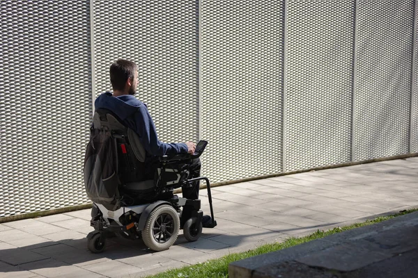 Man Wheelchair Use Accessible Ramp — Foto de Stock