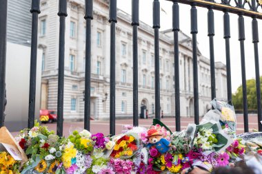 Londra, İngiltere - 11 Eylül 2022: Buckingham Sarayı Birleşik Krallık kraliyet konutu