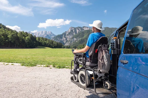 Man Disability Frequent Traveller Getting Van Using Wheelchair Lift Arriving —  Fotos de Stock