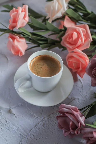 Coffee Cup Rose Flower White Table Background Valentine Day Place — Stock Photo, Image