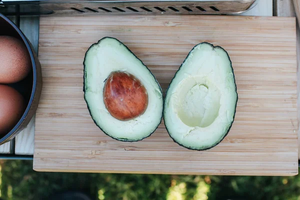 Avokado Eski Ahşap Masada Meyveler Sağlıklı Vejetaryen Yiyecekler Yaratıcı Yaz — Stok fotoğraf