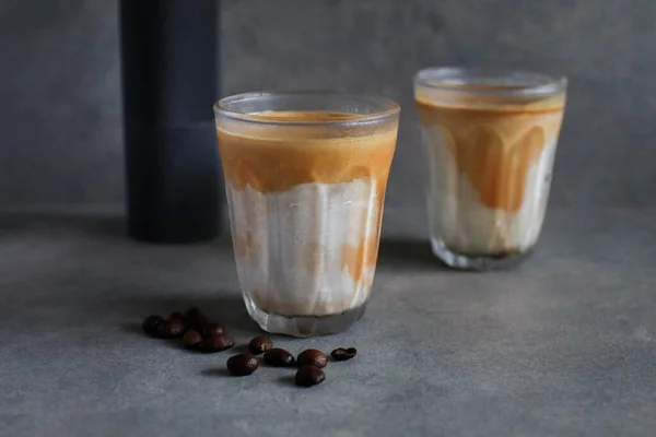 Café Con Leche Sucia Mezclado Con Leche Fresca Fría Mañana —  Fotos de Stock