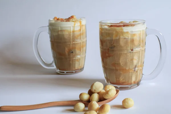Coffee Macadamia Nuts Caramel Dessert Break White Background — 스톡 사진