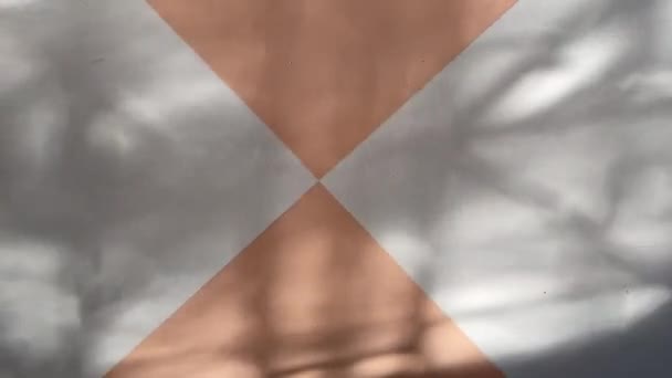 Lumière Soleil Brille Ombre Réfléchit Scintillement Sur Mur Lisse Fond — Video
