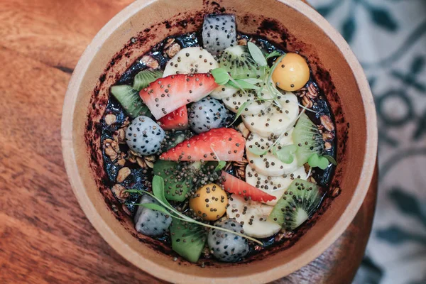 Acai Smoothie Bowls Strawberries Banana Blueberries Kiwi Fruit Granola Healthy — Stok Foto