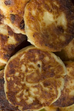 Kızarmış peynirli gözleme.