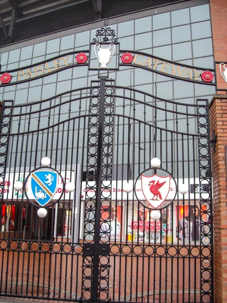 Pąki bramy stadionu anfield — Zdjęcie stockowe