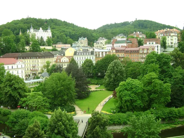 Vista panorâmica de Karlovy Vary — Fotografia de Stock