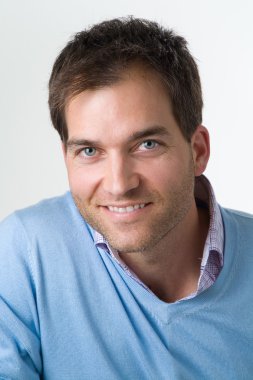 Casual emin yakışıklı delikanlı