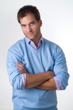 Casual emin yakışıklı delikanlı