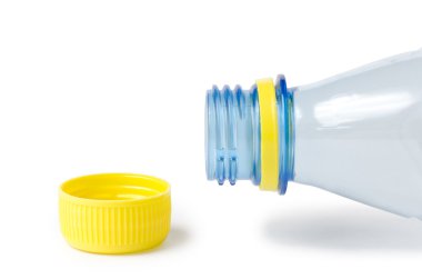 boş su şişesi kapağı olmadan