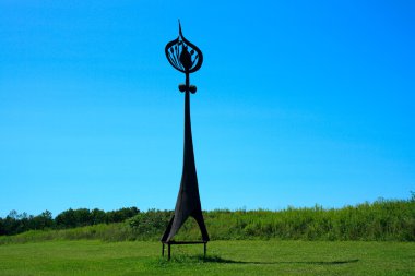 adil kızlık heykel