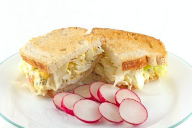 yumurta salatalı sandviç