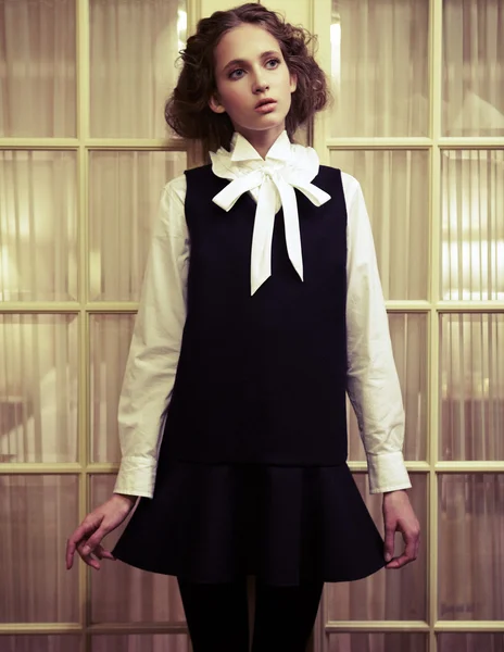 Beyaz bir kız portresi