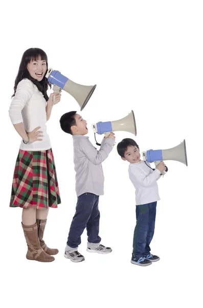 Famiglia con megafono — Foto Stock