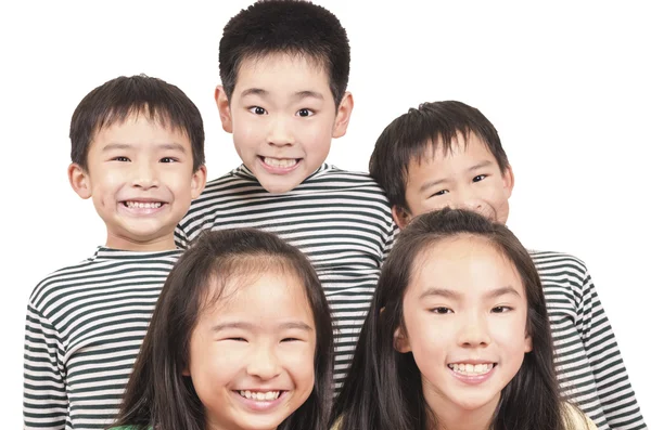 Groep van gelukkige jonge geitjes — Stockfoto