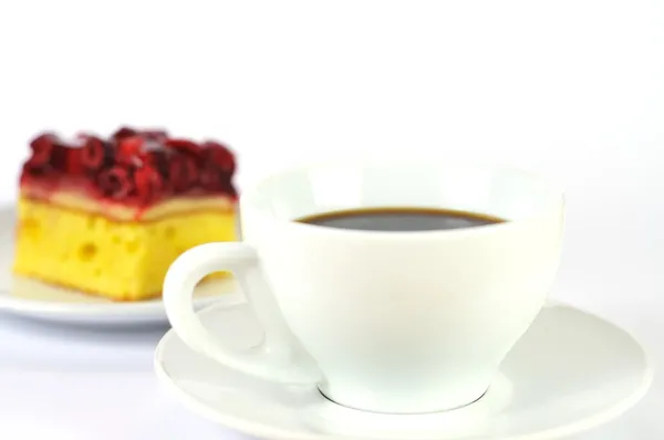 覆盆子蛋糕与咖啡 — 图库照片