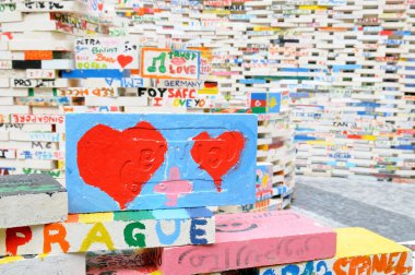 Herkes Prag için renkli yükleme