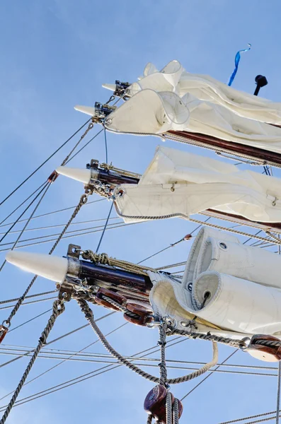 Witte zeilen — Stockfoto