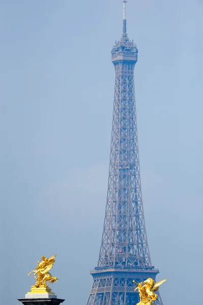 Eiffel en sculpturen — Stockfoto