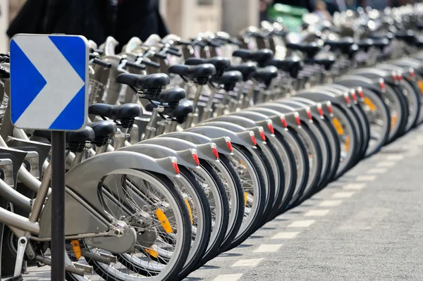 Fietsen op parking — Stockfoto