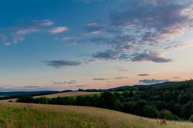 Schmalkalden - Thüringen - Almanya 'nın yarım yamalak kasabası üzerinde yaz akşamı yürüyüşü