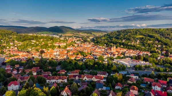 Schmalkalden - Thüringen - Almanya 'nın yarım yamalak kasabası üzerinde yaz akşamı yürüyüşü