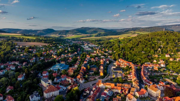 Schmalkalden - Thüringen - Almanya 'nın yarım yamalak kasabası üzerinde yaz akşamı yürüyüşü