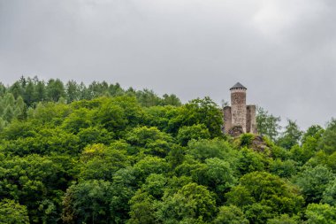 Steinbach-Hallenberg yakınlarındaki Thüringen Ormanı 'nda sonbahar keşfi turu