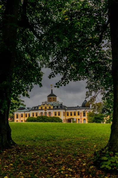 Vandrer Høsten Gjennom Weimar Dens Vakre Park Ilm Thuringia – stockfoto