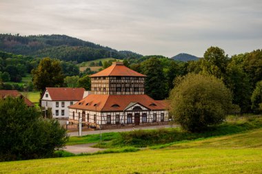 Schmalkalden 'in güzel, yarı keresteli kasabasında bir gün, her yönüyle, Thüringen.