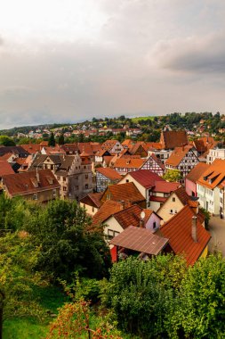 Schmalkalden 'in güzel, yarı keresteli kasabasında bir gün, her yönüyle, Thüringen.