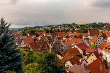 Schmalkalden 'in güzel, yarı keresteli kasabasında bir gün, her yönüyle, Thüringen.
