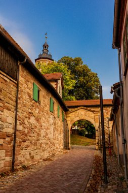 Schmalkalden 'in güzel, yarı keresteli kasabasında bir gün, her yönüyle, Thüringen.