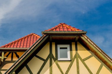 Schmalkalden 'in güzel, yarı keresteli kasabasında bir gün, her yönüyle, Thüringen.